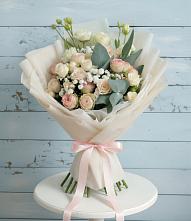 Букет цветов из:  Розы и Лизиантусы в Лениногорске