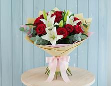 Букет цветов из:  Лилии и Розы в Лениногорске