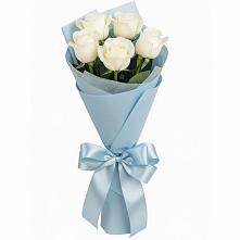 Букет 5 Белых роз Проуд в Лениногорске