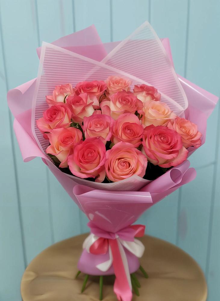 Букет 15 Розовых роз Равель в Лениногорске