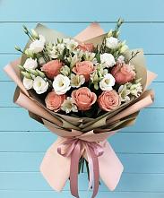 Букет цветов из:  Розы, Альстромерии и Лизиантусы в Лениногорске