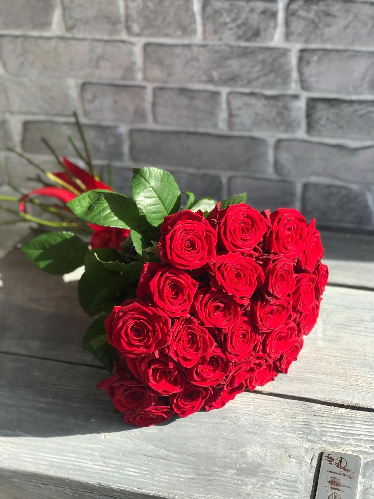 Букет Красные розы Фридом в Лениногорске