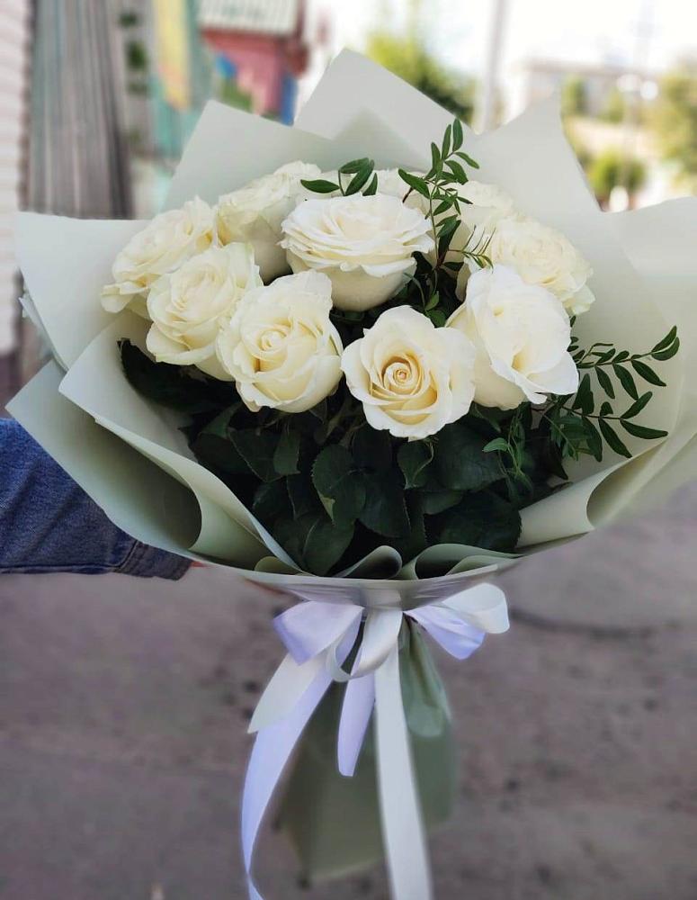 Букет Белые розы Проуд в Лениногорске