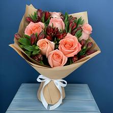 Букет цветов из:  Розы и Альстромерии в Лениногорске
