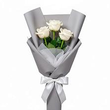 Букет 3 белые розы в Лениногорске