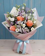 Букет цветов из:  Лизиантусы, Розы, Альстромерии и Гипсофила в Лениногорске