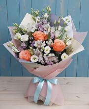 Букет цветов из:  Лизиантусы, Розы, Альстромерии и Гипсофила в Лениногорске