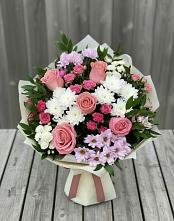 Букет цветов из:  Альстромерии, Гвоздики, Розы и Хризантемы в Лениногорске