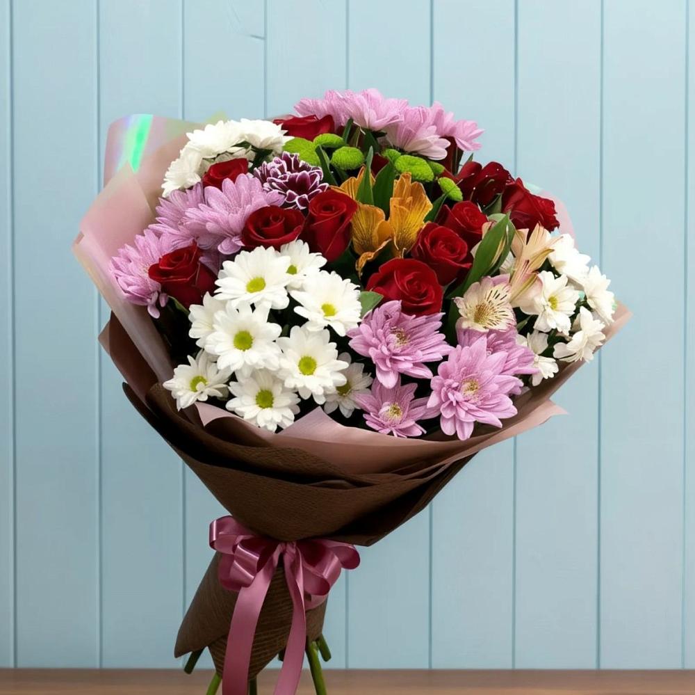 Букет цветов из: Розы, Хризантемы и Альстромерии в Лениногорске