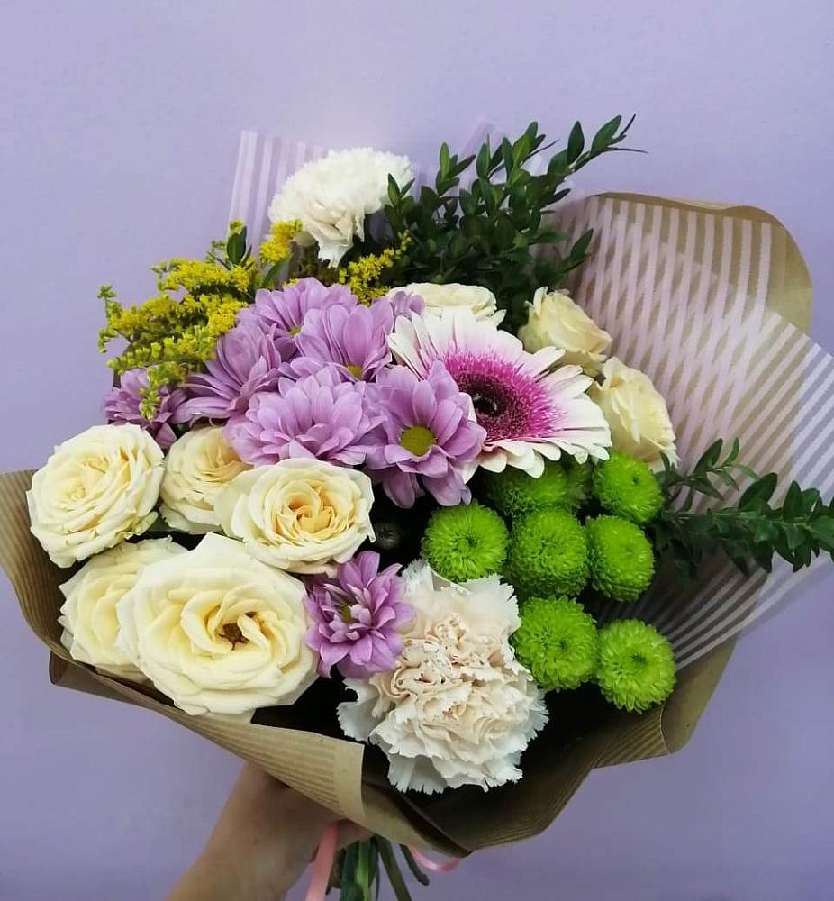 Букет цветов из: Хризантемы, Розы, Гвоздики и Герберы в Лениногорске