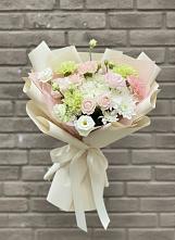 Букет цветов из:  Гвоздики, Розы, Лизиантусы и Хризантемы в Лениногорске