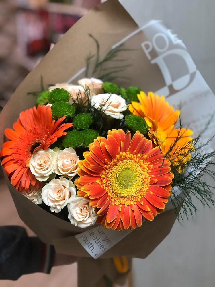Букет цветов из: Герберы, Хризантемы и Розы в Лениногорске