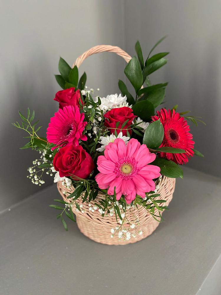 Цветочная композиция из Розы, Хризантемы и Герберы в корзине в Лениногорске