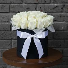 Цветочная композиция из Розы в шляпной коробке в Лениногорске